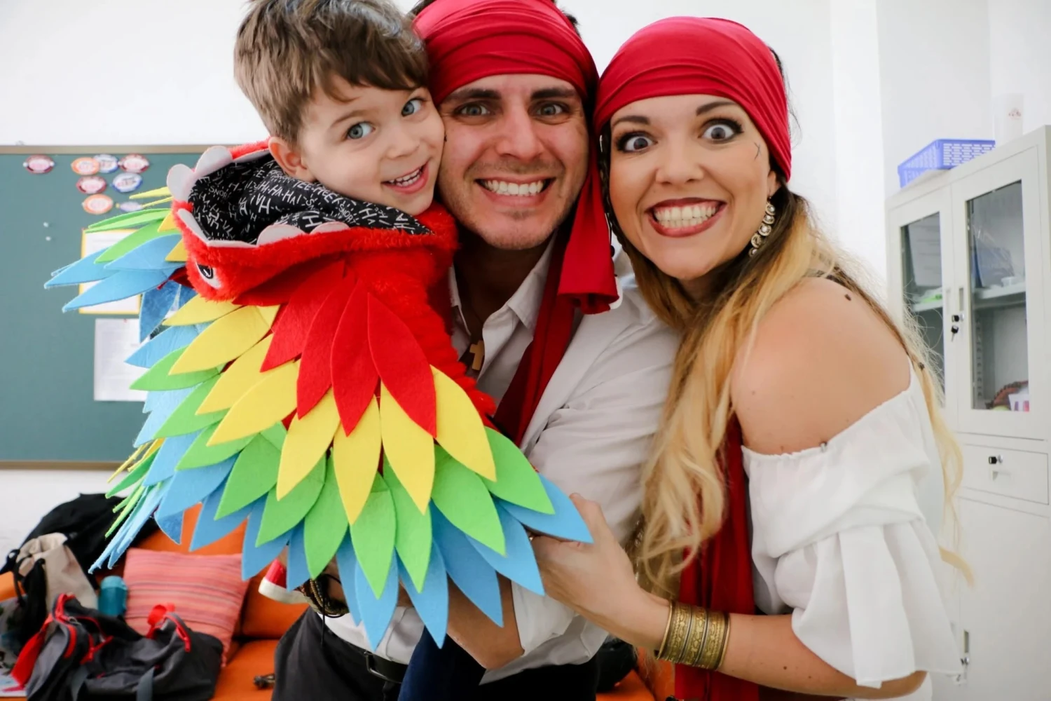 Spooky Decor World -Spooky Decor World DIYFAMILYPIRATECOSTUME